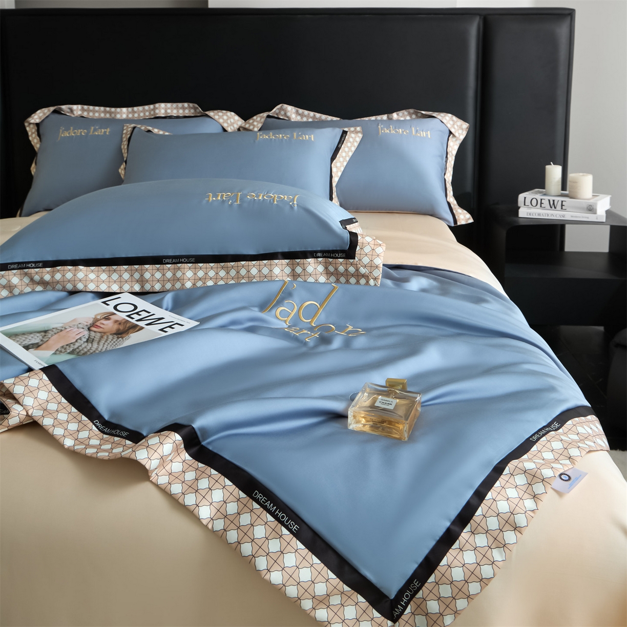 91家纺网 家纺一手货源 找家纺 笙意家纺 2026新款水洗冰丝刺绣宽边夏被四件套-艾斯系列 艾斯-宾利蓝+奶茶