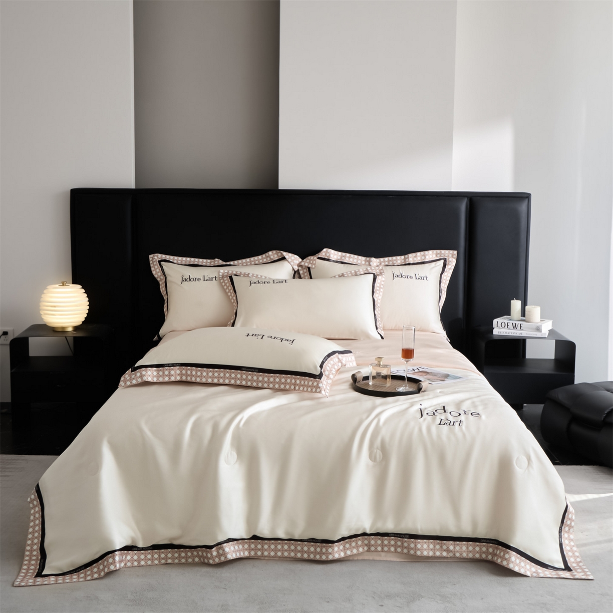 91家纺网 家纺一手货源 找家纺 笙意家纺 2026新款水洗冰丝刺绣宽边夏被四件套-艾斯系列 艾斯-白+奶茶