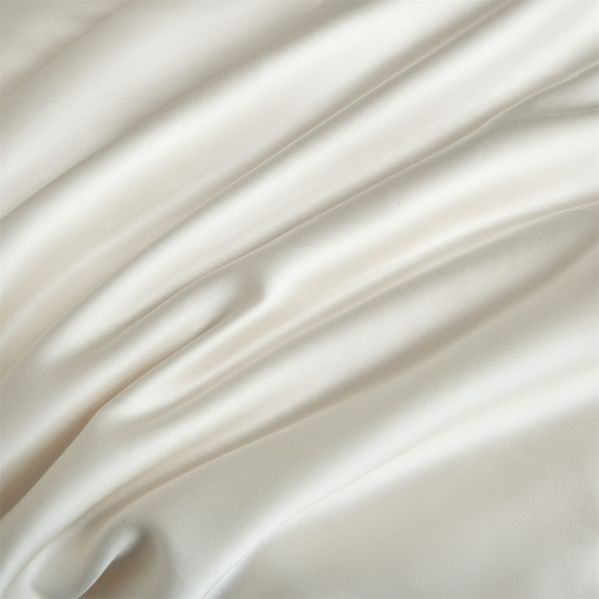 91家纺网 家纺一手货源 找家纺 笙意家纺 2026新款水洗冰丝刺绣宽边夏被四件套-艾斯系列 艾斯-白+天蓝