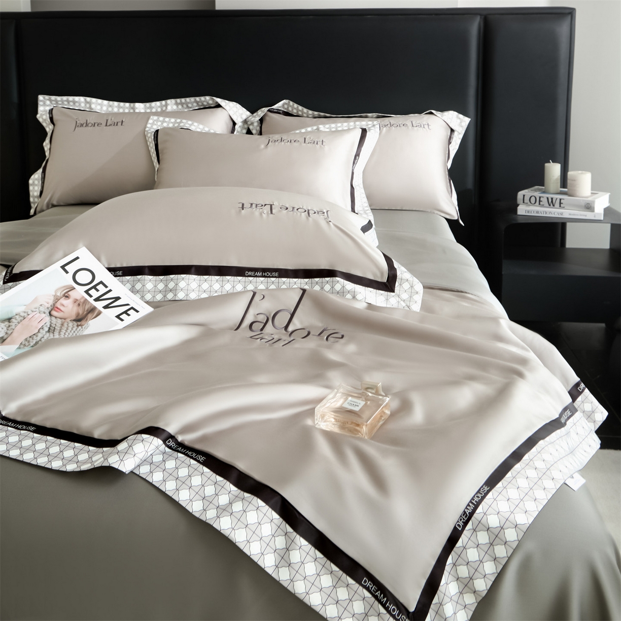 91家纺网 家纺一手货源 找家纺 笙意家纺 2026新款水洗冰丝刺绣宽边夏被四件套-艾斯系列 艾斯-山灰+中灰