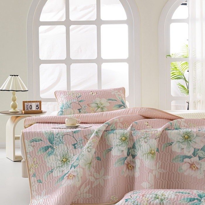 91家纺网 家纺一手货源 找家纺 美丽折家纺 2026新款凉感丝乳胶凉席款 乳胶凉席三件套 花颜