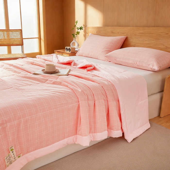 91家纺网 家纺一手货源 找家纺 牛魔王家居 2026新款A类水洗棉新疆棉花夏被 被子被芯 海棠粉