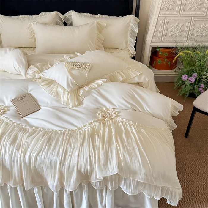 91家纺网 家纺一手货源 找家纺 富盛家纺 2026新款水洗亲肤棉雪纺蕾丝法式床裙韩版四件套 自由女神—白