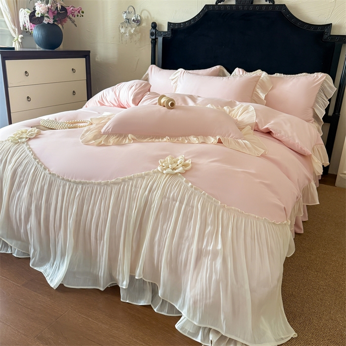 91家纺网 家纺一手货源 找家纺 富盛家纺 2026新款水洗亲肤棉雪纺蕾丝法式床裙韩版四件套 自由女神—粉