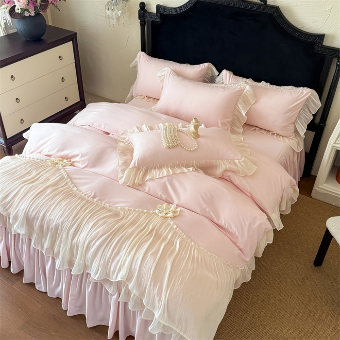 91家纺网 家纺一手货源 找家纺 富盛家纺 2026新款水洗亲肤棉雪纺蕾丝法式床裙韩版四件套 自由女神—粉