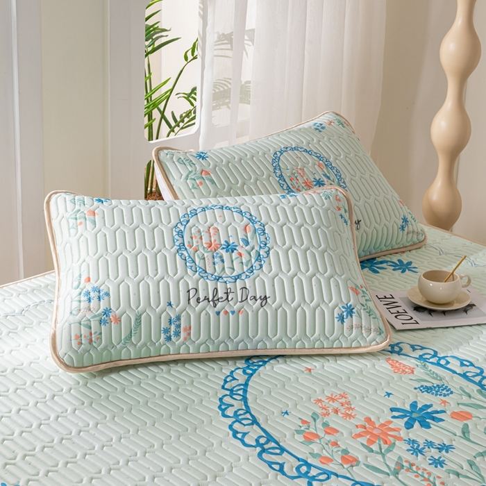 91家纺网 家纺一手货源 找家纺 美丽折家纺 2026新款凉感丝乳胶凉席款 乳胶凉席三件套 温婉花镜-绿