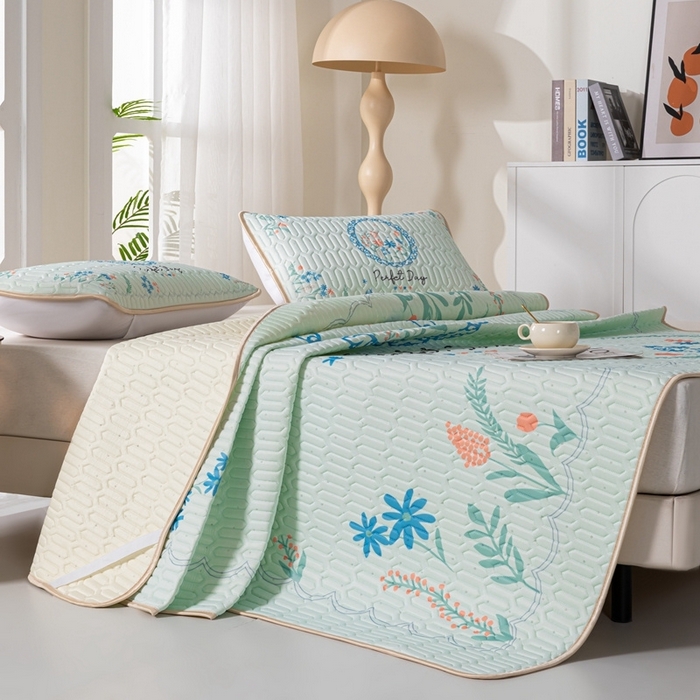 91家纺网 家纺一手货源 找家纺 美丽折家纺 2026新款凉感丝乳胶凉席款 乳胶凉席三件套 温婉花镜-绿