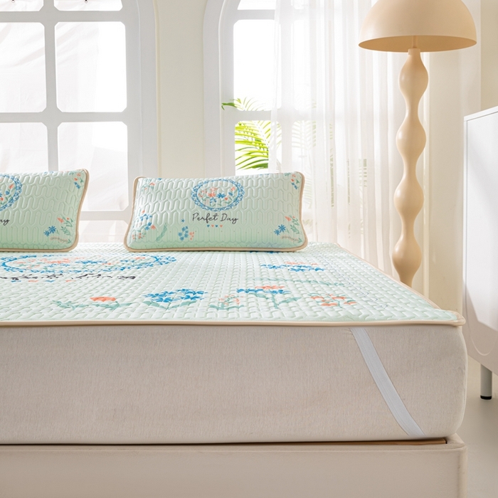 91家纺网 家纺一手货源 找家纺 美丽折家纺 2026新款凉感丝乳胶凉席款 乳胶凉席三件套 温婉花镜-绿