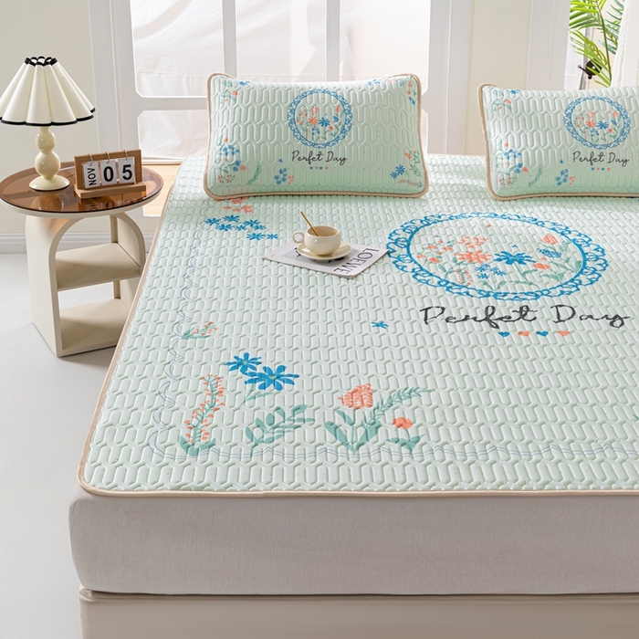 91家纺网 家纺一手货源 找家纺 美丽折家纺 2026新款凉感丝乳胶凉席款 乳胶凉席三件套 温婉花镜-绿