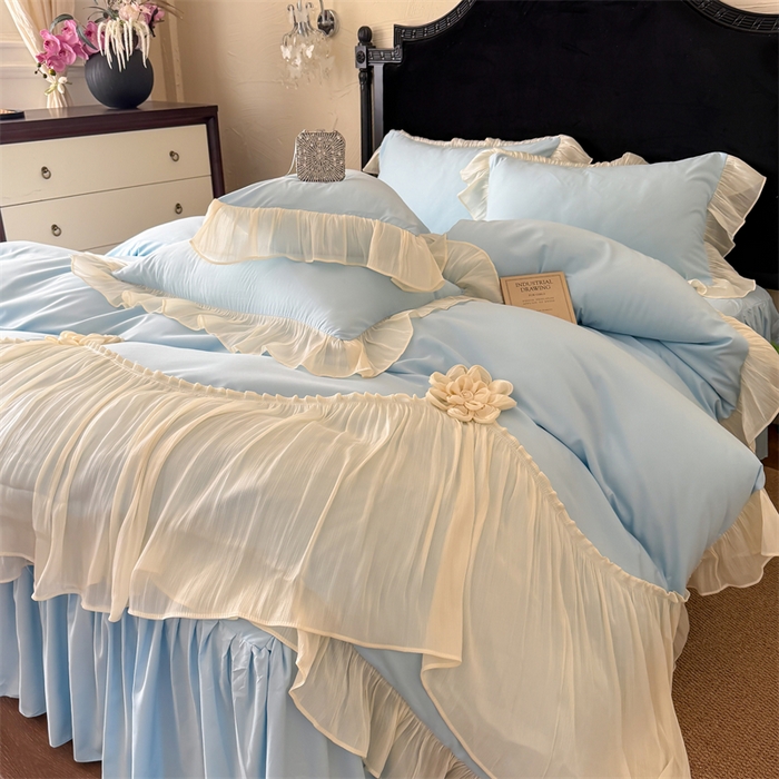 91家纺网 家纺一手货源 找家纺 富盛家纺 2026新款水洗亲肤棉雪纺蕾丝法式床裙韩版四件套 自由女神—蓝