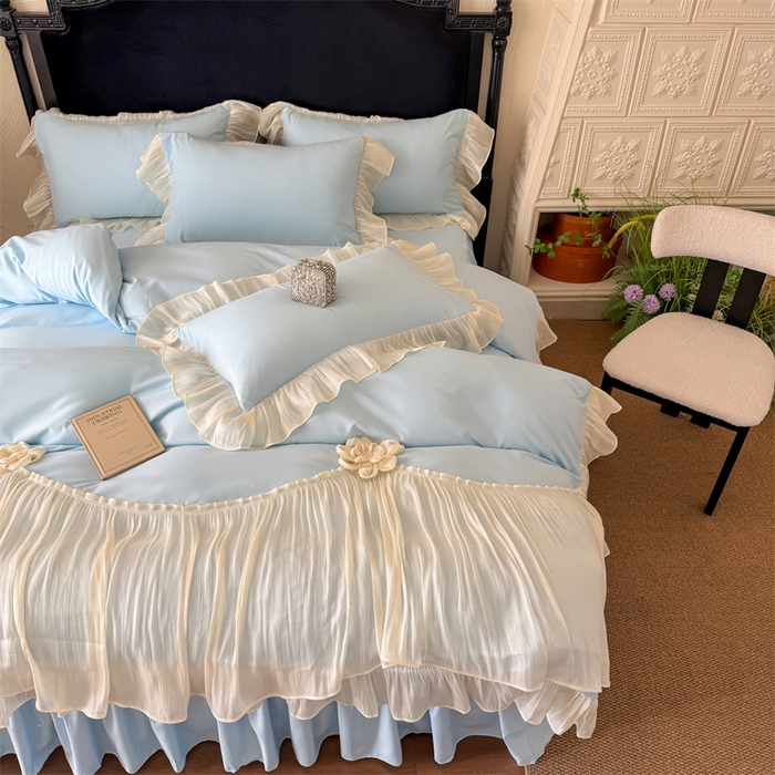 91家纺网 家纺一手货源 找家纺 富盛家纺 2026新款水洗亲肤棉雪纺蕾丝法式床裙韩版四件套 自由女神—蓝