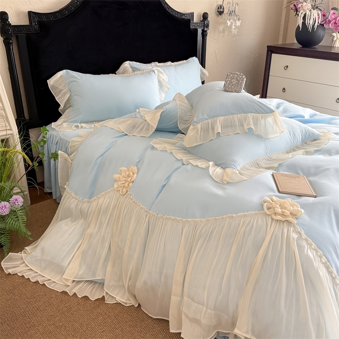 91家纺网 家纺一手货源 找家纺 富盛家纺 2026新款水洗亲肤棉雪纺蕾丝法式床裙韩版四件套 自由女神—蓝