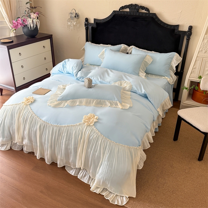 91家纺网 家纺一手货源 找家纺 富盛家纺 2026新款水洗亲肤棉雪纺蕾丝法式床裙韩版四件套 自由女神—蓝