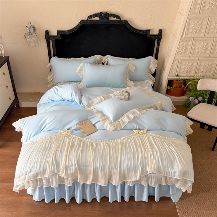 91家纺网 家纺一手货源 找家纺 富盛家纺 2026新款水洗亲肤棉雪纺蕾丝法式床裙韩版四件套 自由女神—蓝