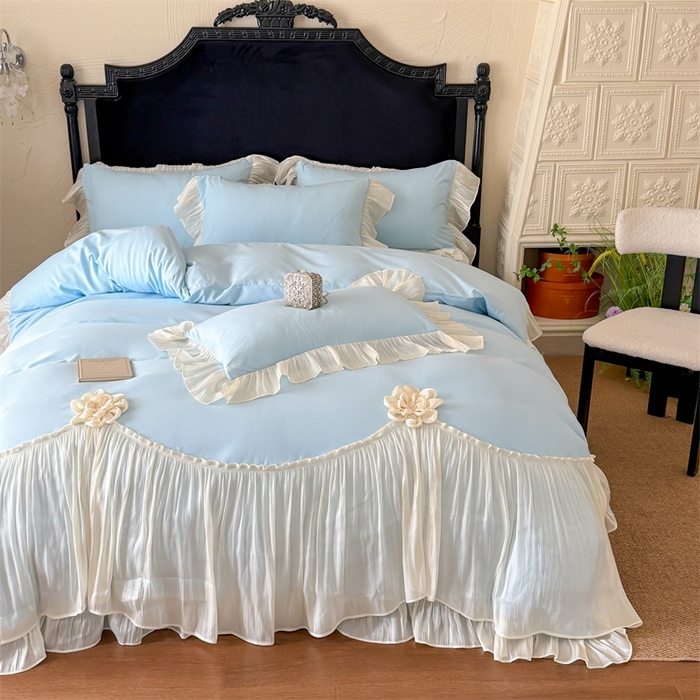 91家纺网 家纺一手货源 找家纺 富盛家纺 2026新款水洗亲肤棉雪纺蕾丝法式床裙韩版四件套 自由女神—蓝