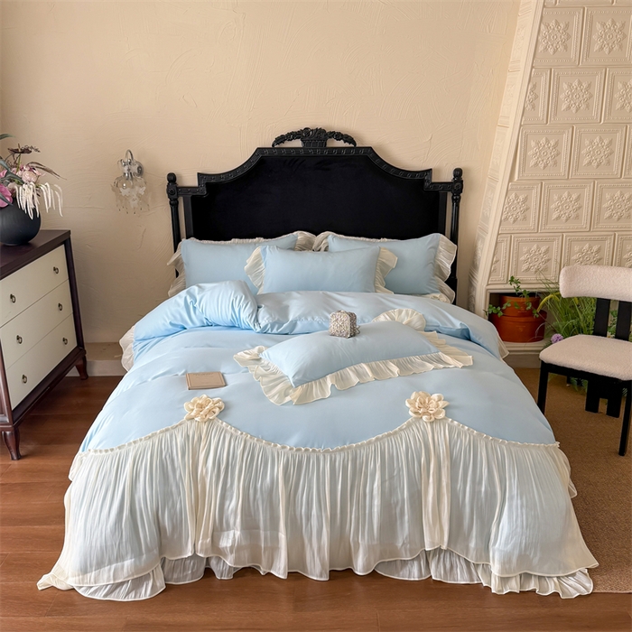 91家纺网 家纺一手货源 找家纺 富盛家纺 2026新款水洗亲肤棉雪纺蕾丝法式床裙韩版四件套 自由女神—蓝