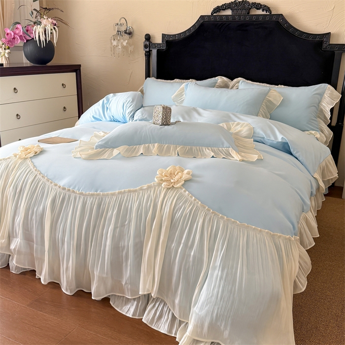 91家纺网 家纺一手货源 找家纺 富盛家纺 2026新款水洗亲肤棉雪纺蕾丝法式床裙韩版四件套 自由女神—蓝