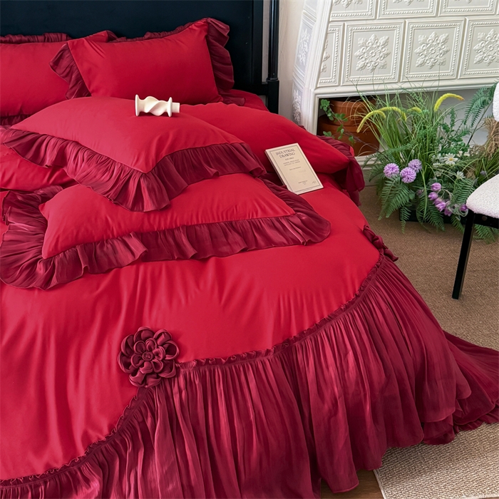 91家纺网 家纺一手货源 找家纺 富盛家纺 2026新款水洗亲肤棉雪纺蕾丝法式床裙韩版四件套 自由女神—大红