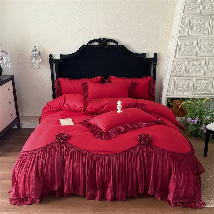 91家纺网 家纺一手货源 找家纺 富盛家纺 2026新款水洗亲肤棉雪纺蕾丝法式床裙韩版四件套 自由女神—大红