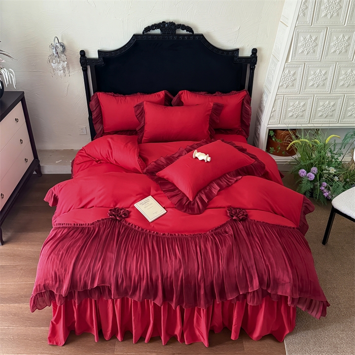 91家纺网 家纺一手货源 找家纺 富盛家纺 2026新款水洗亲肤棉雪纺蕾丝法式床裙韩版四件套 自由女神—大红