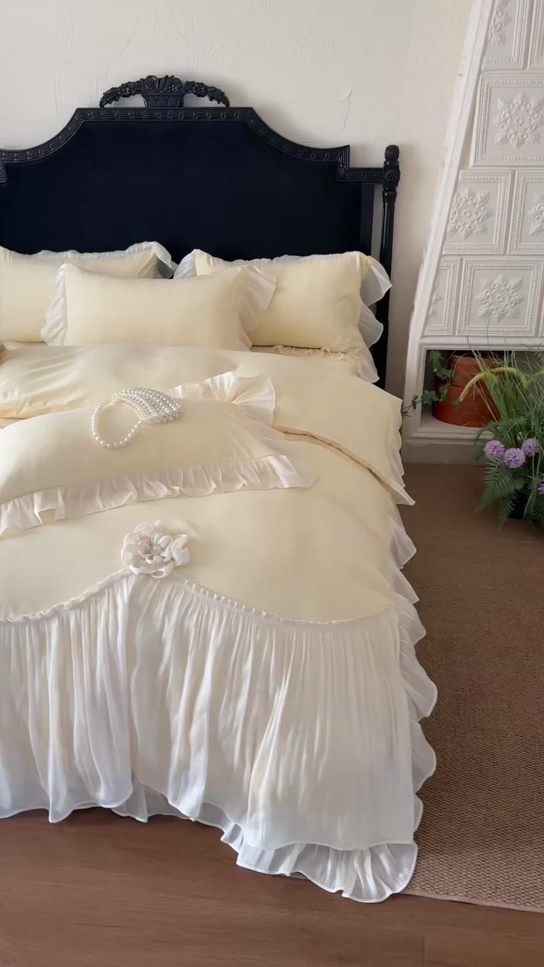 91家纺网 家纺一手货源 找家纺 富盛家纺 2026新款水洗亲肤棉雪纺蕾丝法式床裙韩版四件套 自由女神—黄