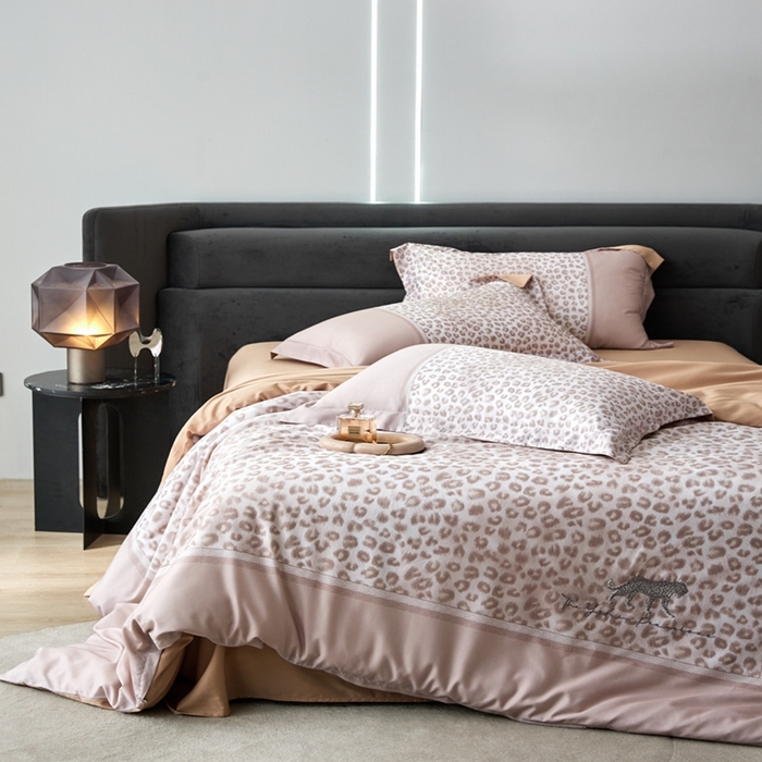 91家纺网 家纺一手货源 找家纺 金奇达家纺 2026新款茧养天丝棉四件套-伊莉莎 伊莉莎-灰粉