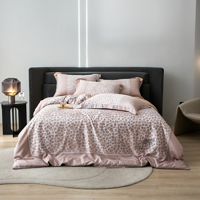 91家纺网 家纺一手货源 找家纺 金奇达家纺 2026新款茧养天丝棉四件套-伊莉莎 伊莉莎-灰粉