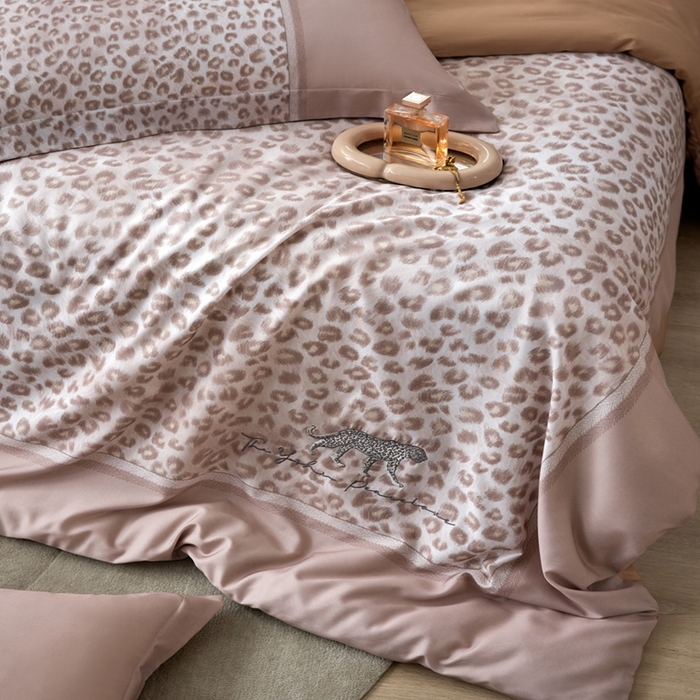 91家纺网 家纺一手货源 找家纺 金奇达家纺 2026新款茧养天丝棉四件套-伊莉莎 伊莉莎-灰粉