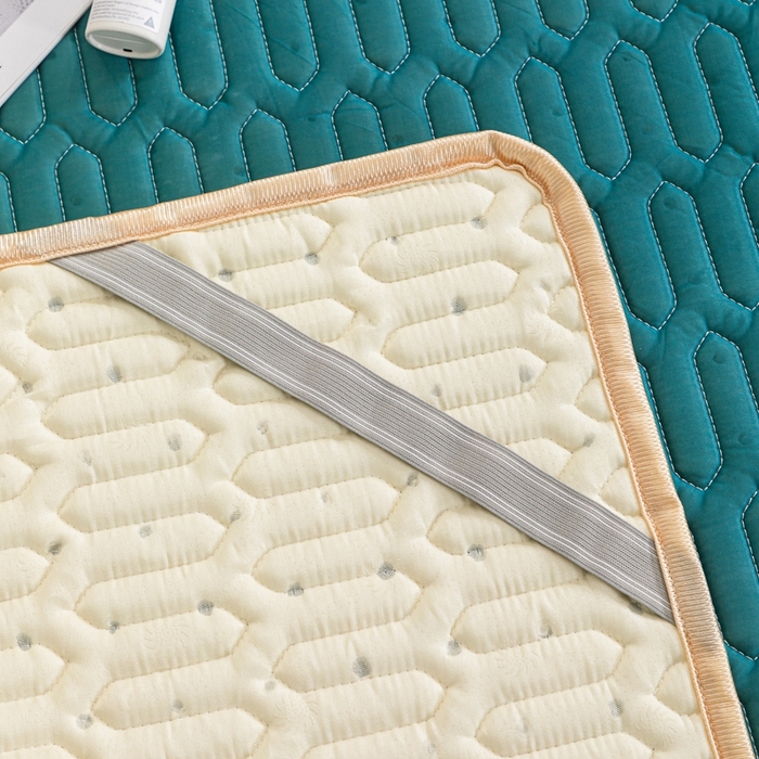 91家纺网 家纺一手货源 找家纺 美丽折 2026新款0.6厚欧式乳胶凉席三件套 墨绿色