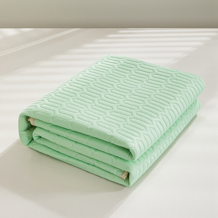 91家纺网 家纺一手货源 找家纺 美丽折 2026新款0.6厚欧式乳胶凉席三件套 浅绿色