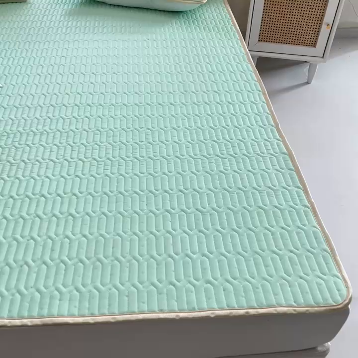 91家纺网 家纺一手货源 找家纺 美丽折 2026新款0.6厚欧式乳胶凉席三件套 浅绿色