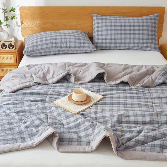 91家纺网 家纺一手货源 找家纺 牛魔王家居 2026新款A类水洗棉新疆棉花夏被 被子被芯 烟雨蓝