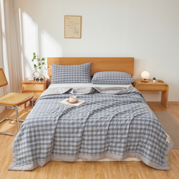 91家纺网 家纺一手货源 找家纺 牛魔王家居 2026新款A类水洗棉新疆棉花夏被 被子被芯 烟雨蓝