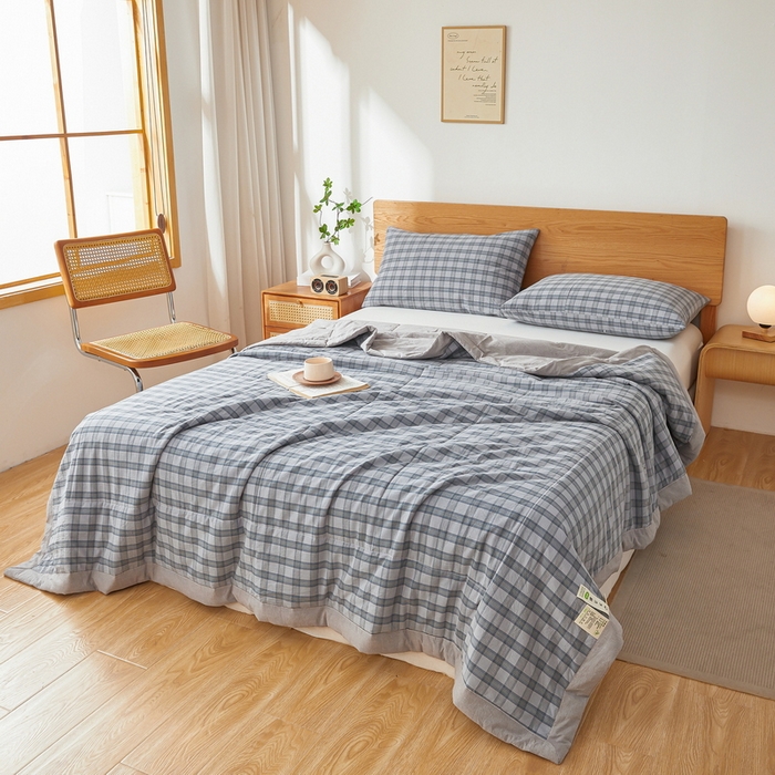 91家纺网 家纺一手货源 找家纺 牛魔王家居 2026新款A类水洗棉新疆棉花夏被 被子被芯 烟雨蓝