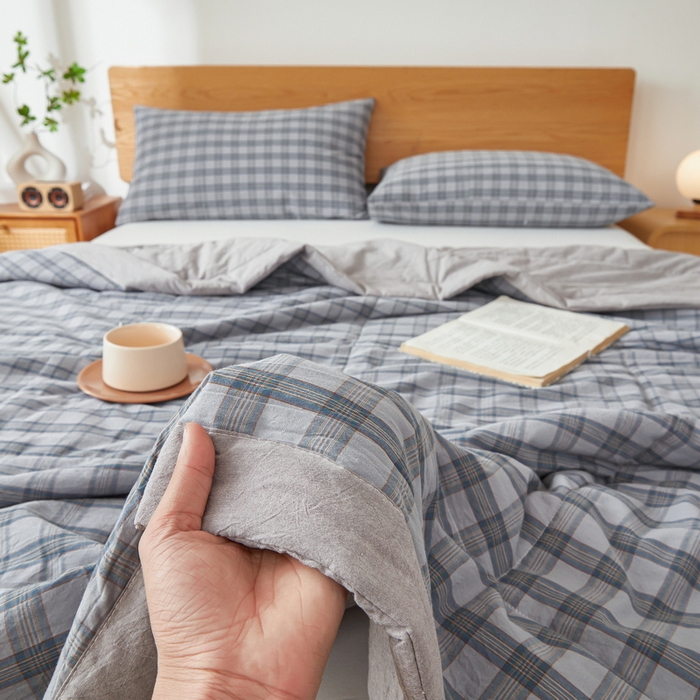 91家纺网 家纺一手货源 找家纺 牛魔王家居 2026新款A类水洗棉新疆棉花夏被 被子被芯 烟雨蓝