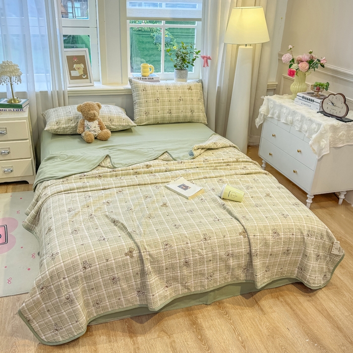 91家纺网 家纺一手货源 找家纺 爱屋及屋 2026春夏新款泡芙棉棉花夏被夏凉被空调被 绿咖小熊