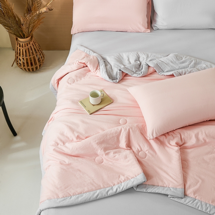 91家纺网 家纺一手货源 找家纺 爱屋及屋 2026新款撞色双拼新疆棉花夏被空调被夏凉被 双拼-灰粉