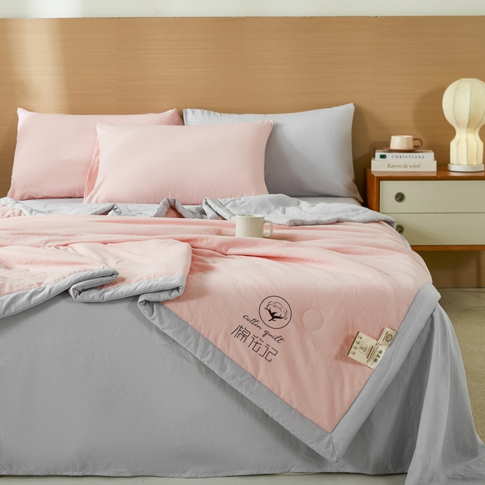 91家纺网 家纺一手货源 找家纺 爱屋及屋 2026新款撞色双拼新疆棉花夏被空调被夏凉被 双拼-灰粉