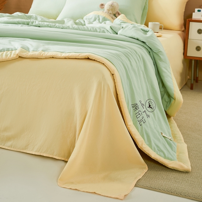 91家纺网 家纺一手货源 找家纺 爱屋及屋 2026新款撞色双拼新疆棉花夏被空调被夏凉被 双拼-米黄果绿