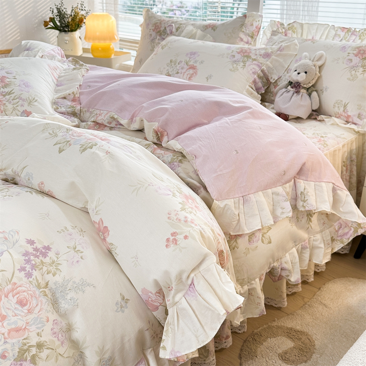 91家纺网 家纺一手货源 找家纺 （总）忘忧草 2026新款全棉夹棉印花床裙四件套单被套