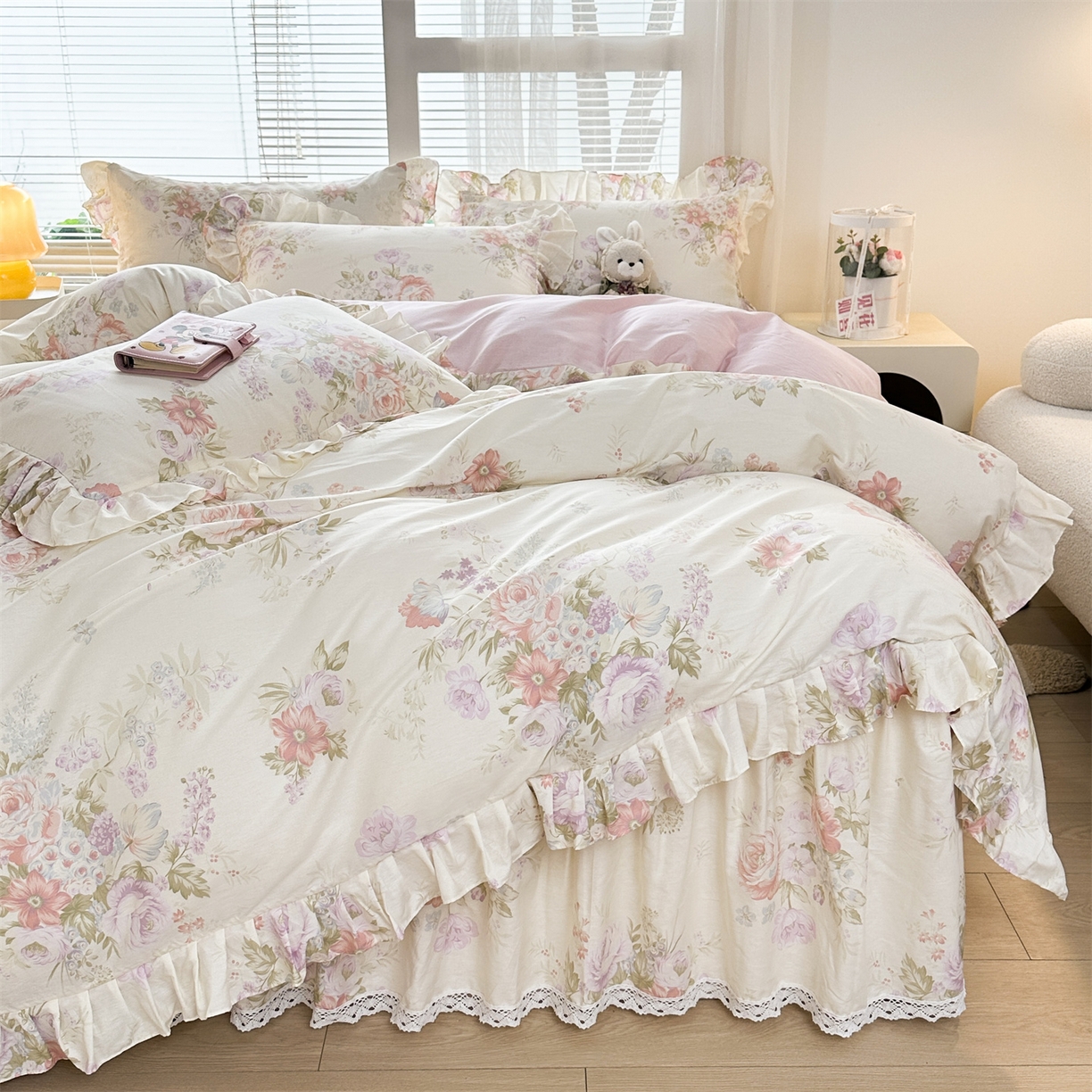 91家纺网 家纺一手货源 找家纺 （总）忘忧草 2026新款全棉夹棉印花床裙四件套单被套