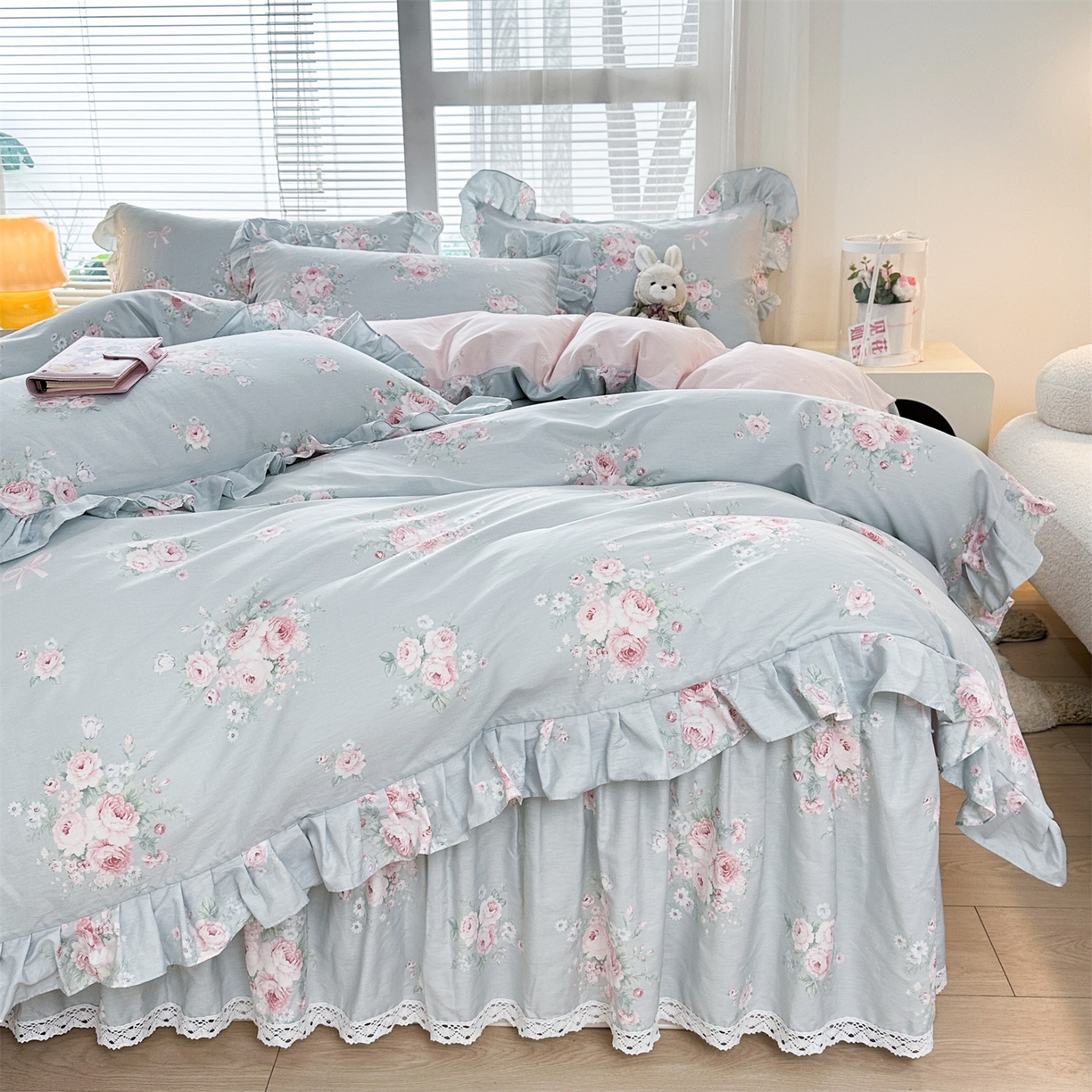 91家纺网 家纺一手货源 找家纺 （总）忘忧草 2026新款全棉夹棉印花床裙四件套单被套