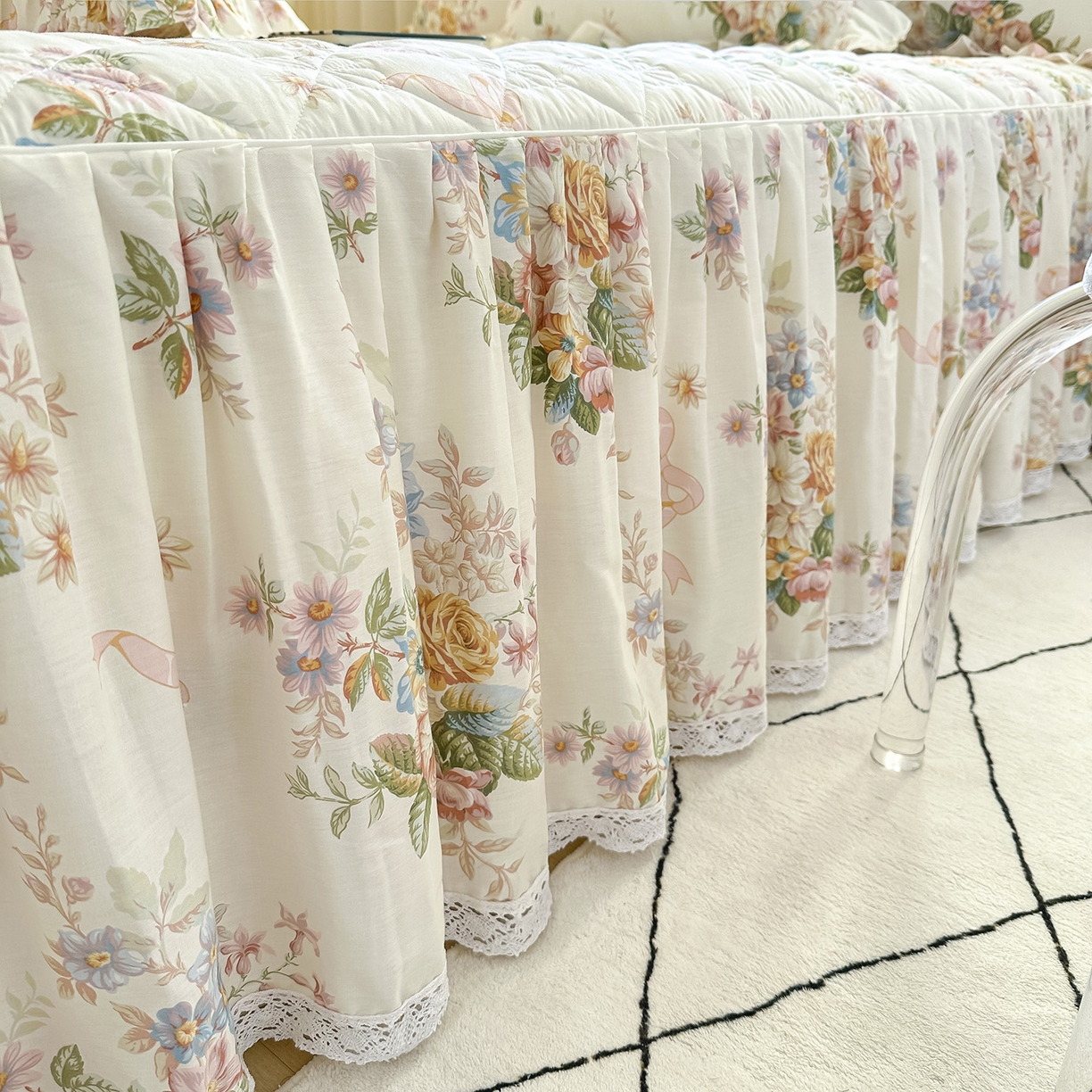 91家纺网 家纺一手货源 找家纺 忘忧草 2026新款全棉夹棉印花床裙四件套单被套 花颜悦色