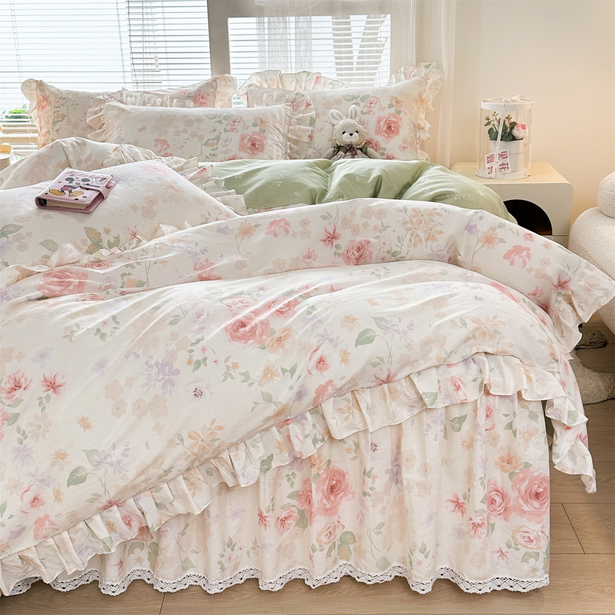 91家纺网 家纺一手货源 找家纺 （总）忘忧草 2026新款全棉夹棉印花床裙四件套单被套