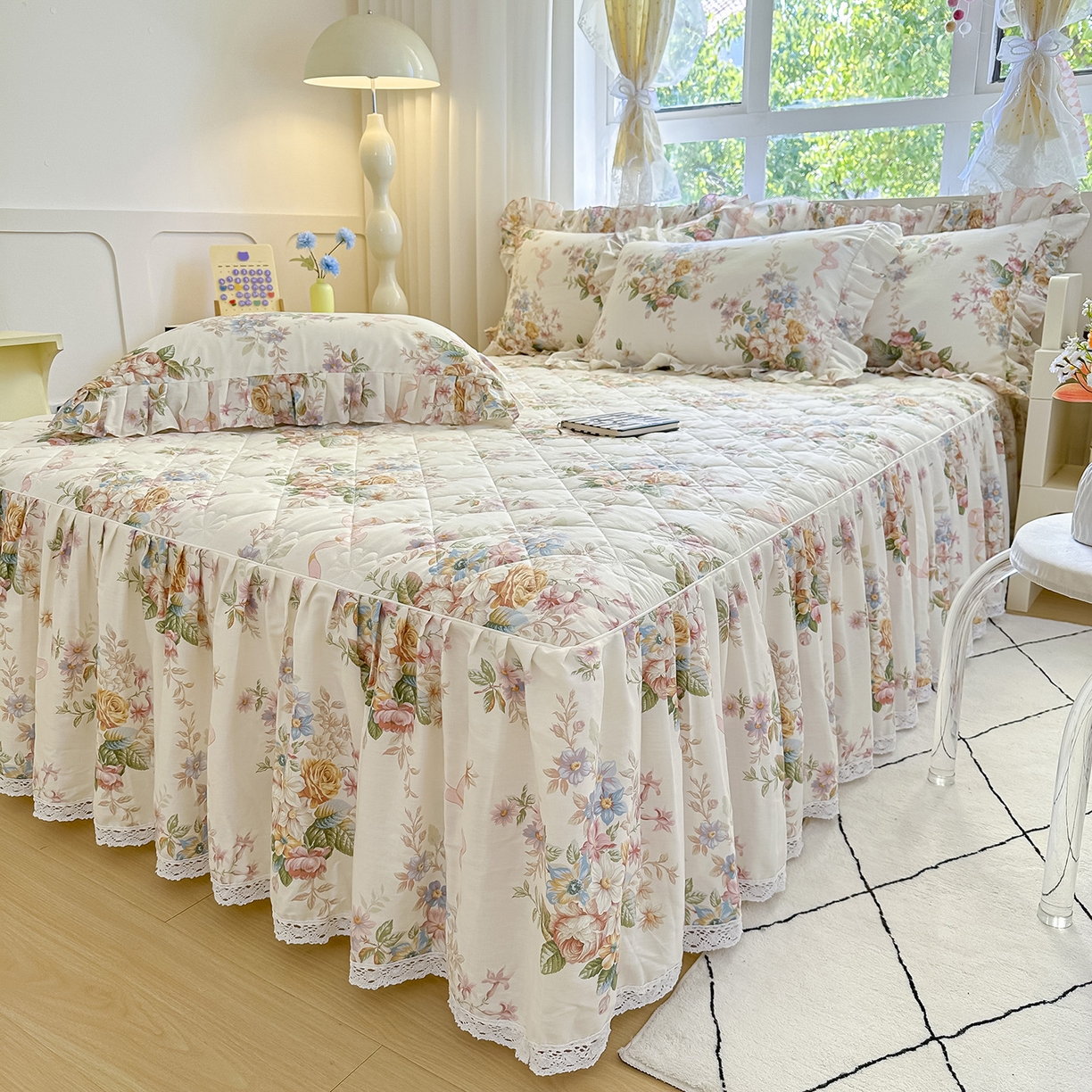 91家纺网 家纺一手货源 找家纺 忘忧草 2026新款全棉夹棉印花床裙四件套单被套 花颜悦色