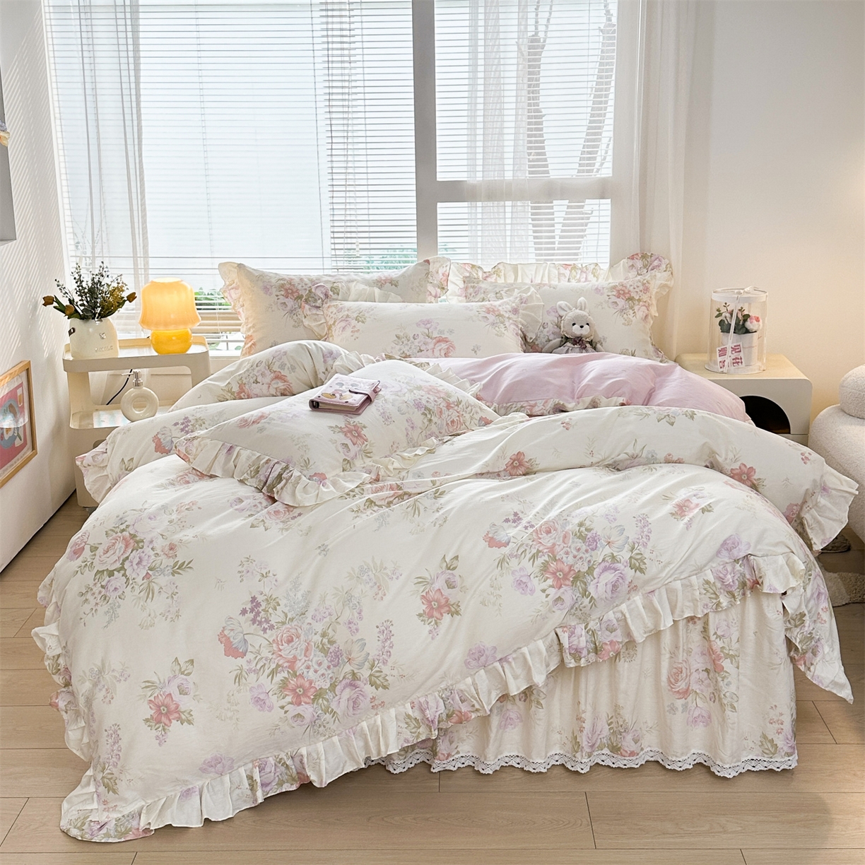 91家纺网 家纺一手货源 找家纺 忘忧草 2026新款全棉夹棉印花床裙四件套单被套 烟笼蔷薇