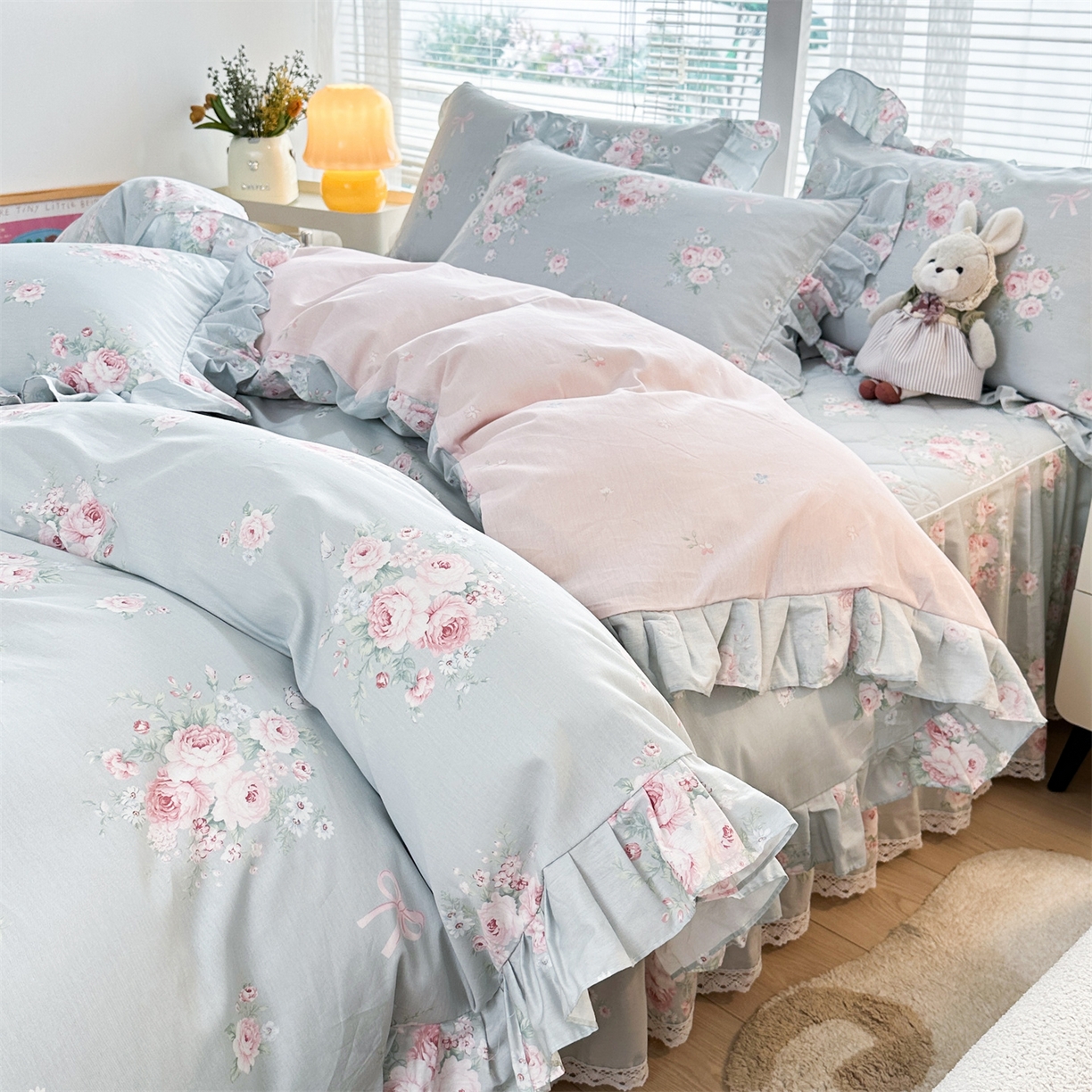 91家纺网 家纺一手货源 找家纺 忘忧草 2026新款全棉夹棉印花床裙四件套单被套 花疏影