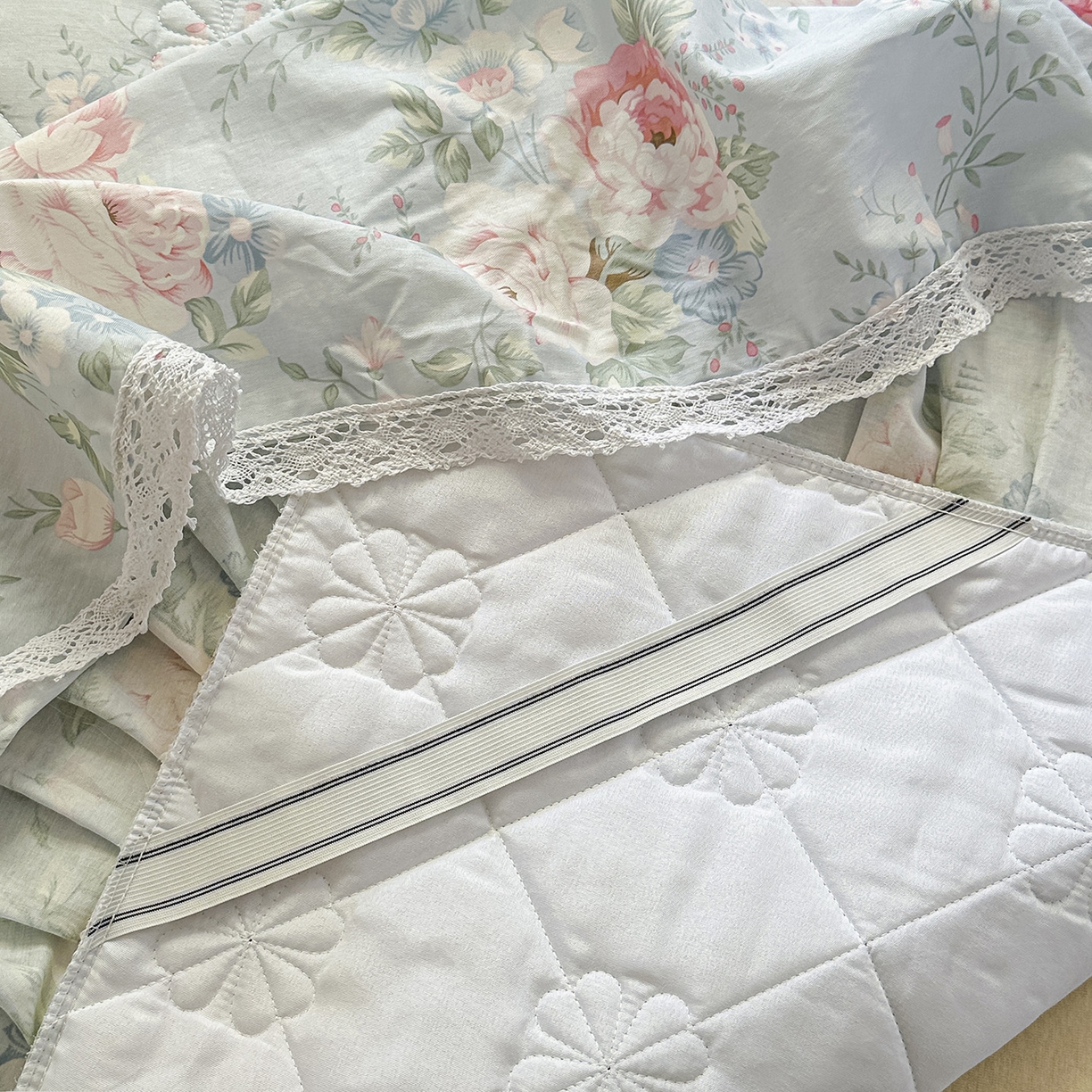 91家纺网 家纺一手货源 找家纺 忘忧草 2026新款全棉夹棉印花床裙四件套单被套 华庭庄园-蓝