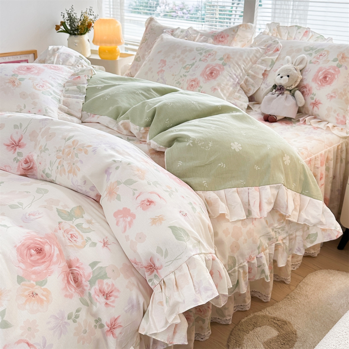 91家纺网 家纺一手货源 找家纺 忘忧草 2026新款全棉夹棉印花床裙四件套单被套 雾飞花