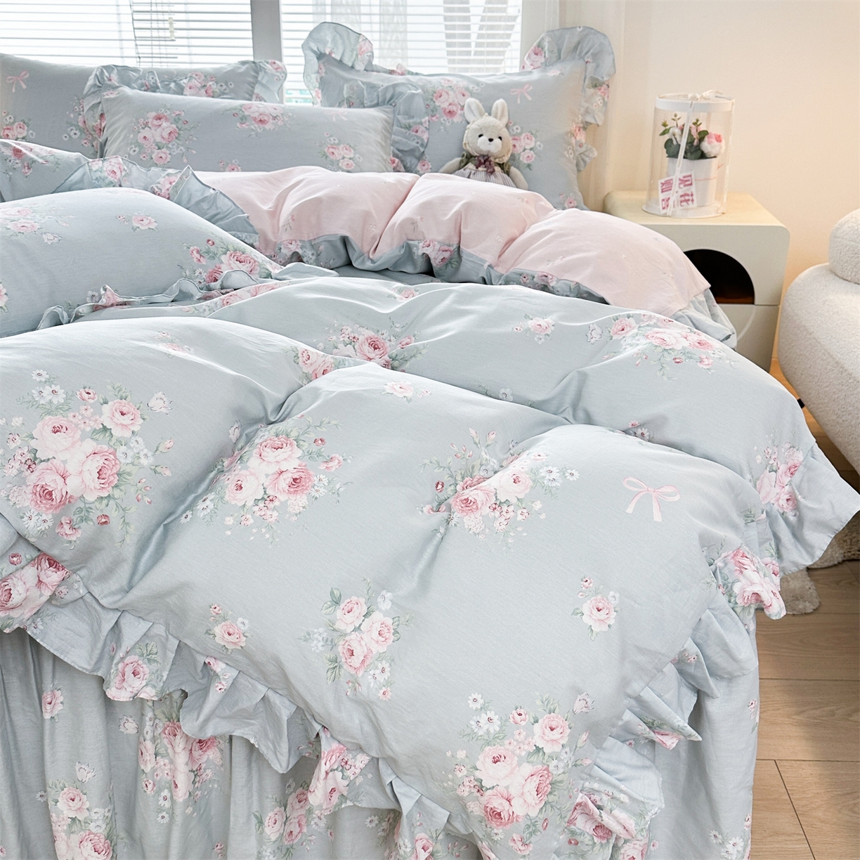 91家纺网 家纺一手货源 找家纺 忘忧草 2026新款全棉夹棉印花床裙四件套单被套 花疏影